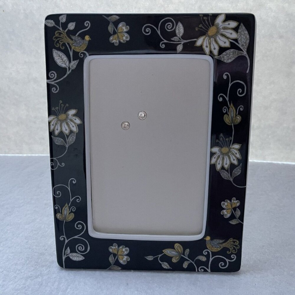 Vera Bradley Picture Frame Ceamic Bird of Paradise Black White Floral 4 x 6